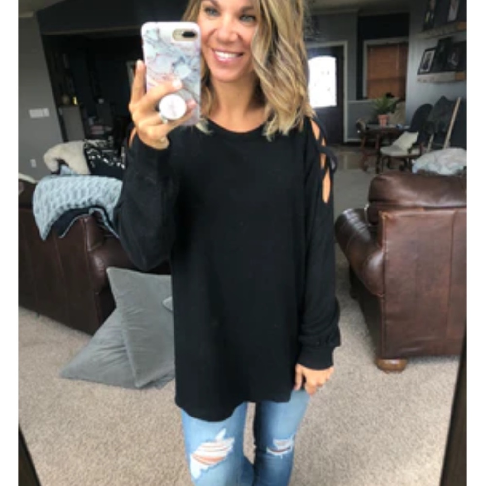 NWT Good Fortune Fleece Lattice Long
Sleeve -Black